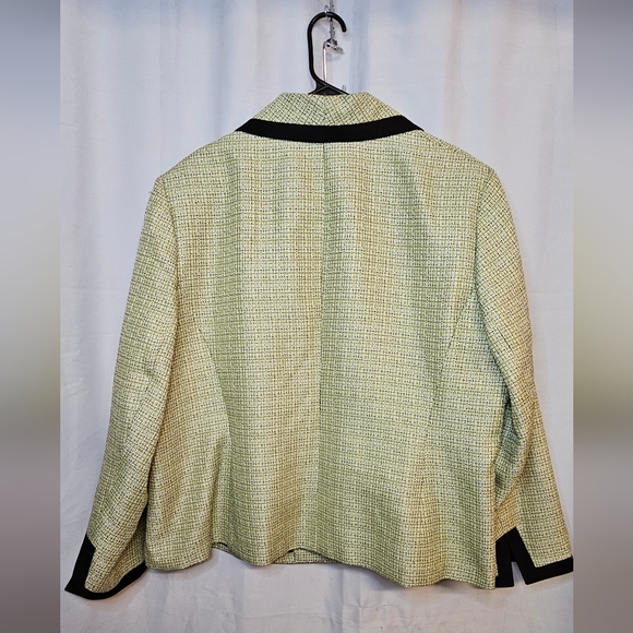 Kasper Women's Mint Blazer with Black Accents - Picture 8 of 8